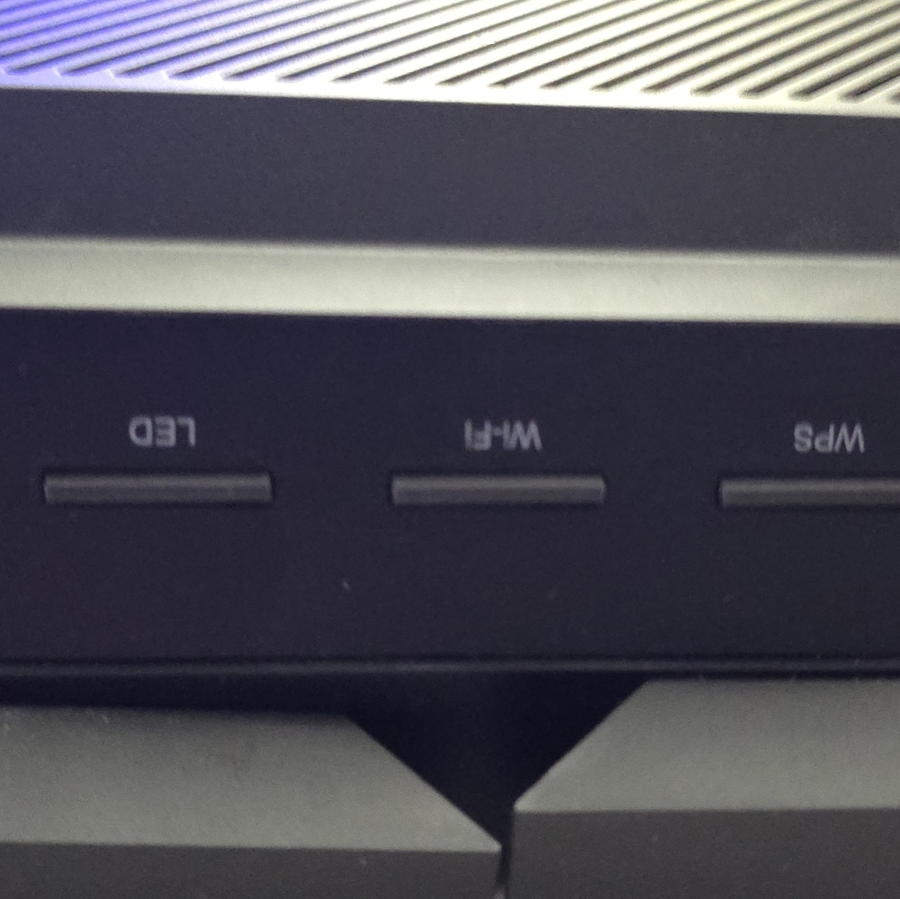 TP-Link Black Wi-Fi Router - Picture 6 of 9